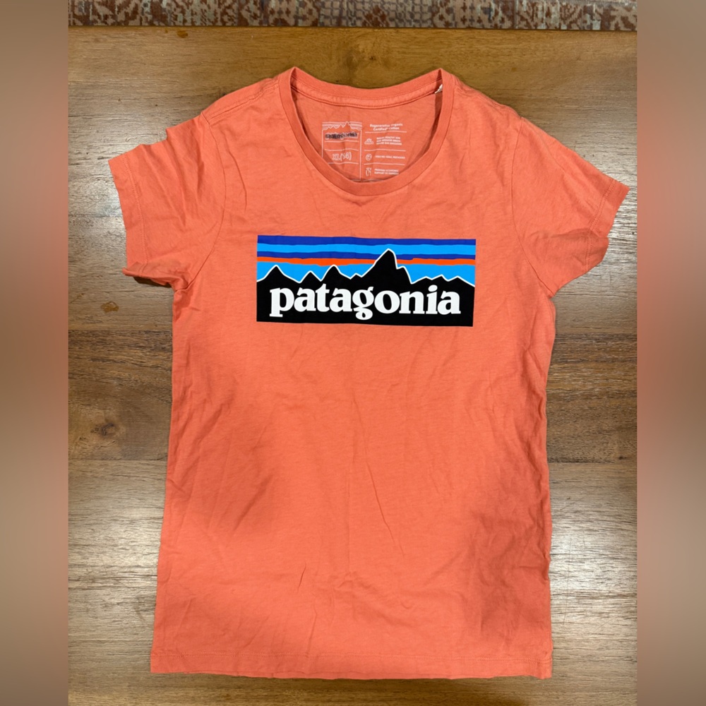 Patagonia Girls Orange Short Sleeve Tee (never worn!)